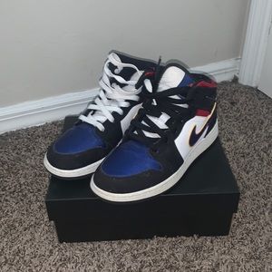 Jordan 1 Mids, size 6.5 Youth multicolored. Includes extra white laces